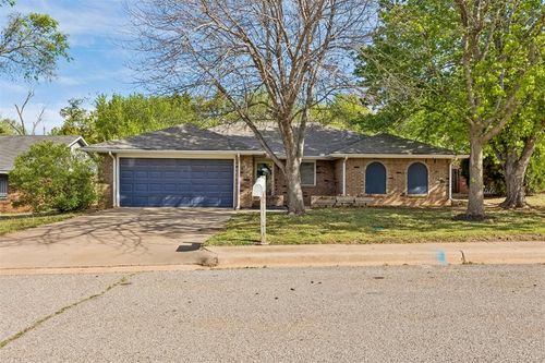 1616 E Shady Creek Dr, Guthrie, OK, 73044-4525 | Card Image