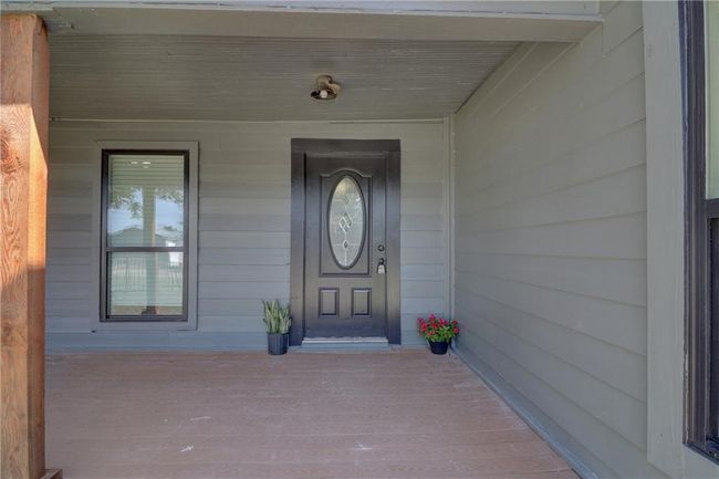 153 E Norway St, House other with 3 bedrooms, 1 bathrooms and 3 parking in Walnut Springs TX | Image 6