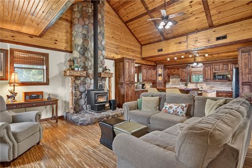 10890 Gates Ln, Pea Ridge, AR, 72751-9657 | Card Image