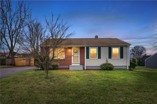 191 Nimitz Rd, Woonsocket, RI, 02895-3818 | Card Image