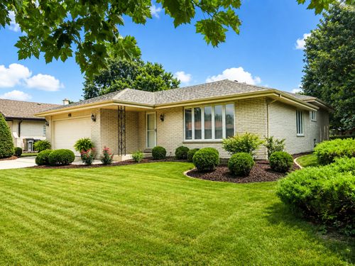 7453 Cashew Dr, Orland Park, IL, 60462-5101 | Card Image