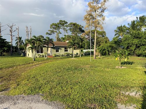 5211 Pine Grove Dr, West Palm Beach, FL, 33417-4724 | Card Image