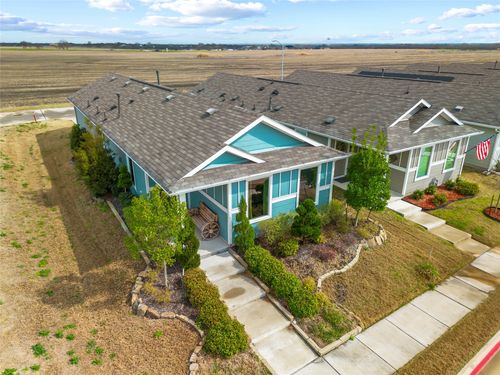 421 Corsair Way, Ferris, TX, 75125-9210 | Card Image