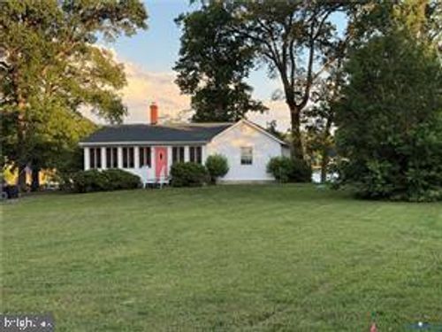 1686 Locust Grove Rd, Topping, VA, 23169-2054 | Card Image