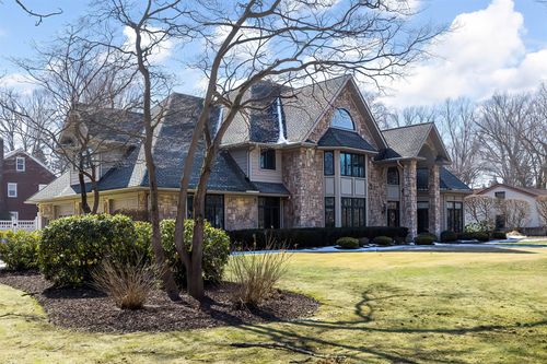 1505 S Shore Dr, Erie, PA, 16505-2437 | Card Image