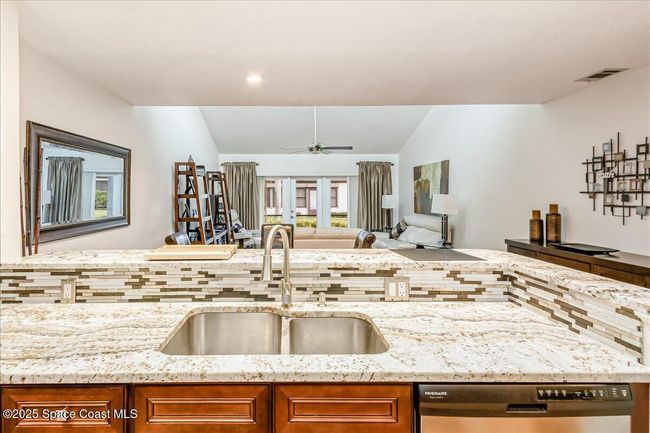 443 Hawthorne Ct, Townhouse with 2 bedrooms, 2 bathrooms and null parking in Indian Harbour Beach FL | Image 7