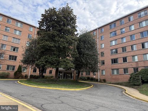 apt-b312-3000 Spout Run Pkwy, ARLINGTON, VA, 22201-4236 | Card Image