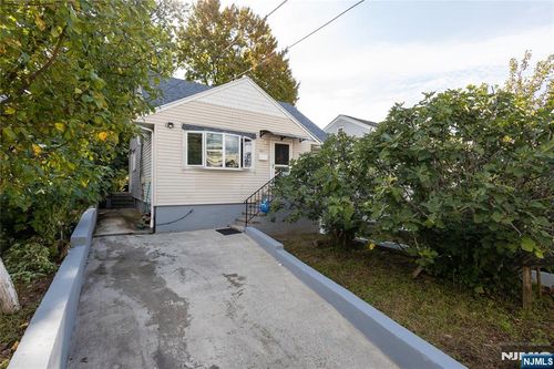 1611 86th St, North Bergen, NJ, 07047-4320 | Card Image
