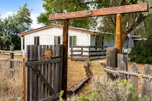 8250 Llama Dr, Winnemucca, NV, 89445-9696 | Card Image