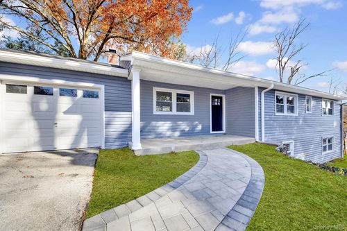 7 Dunn Ln, Briarcliff Manor, NY, 10510-1401 | Card Image