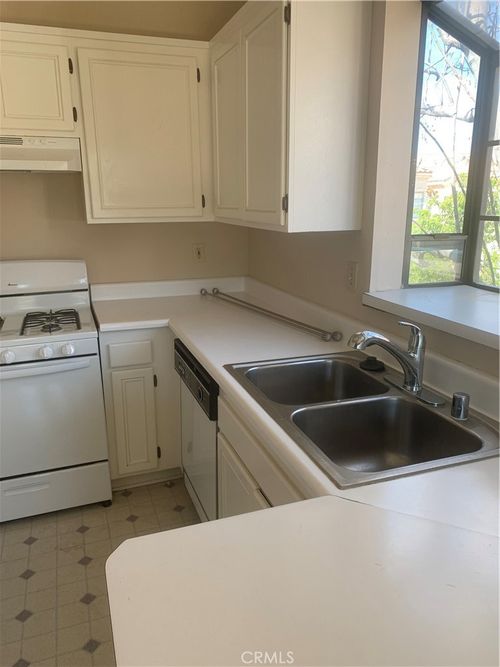 464-18107 Erik Ct, Canyon Country, CA, 91387 | Card Image