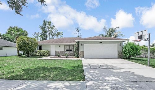 100 Greenwood Ct, Royal Palm Beach, FL, 33411-8007 | Card Image