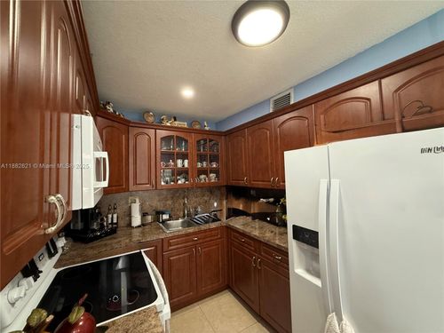 229-1560 W 46th St, Hialeah, FL, 33012-7800 | Card Image