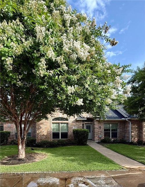 211 Hartford Dr, College Station, TX, 77845-3956 | Card Image