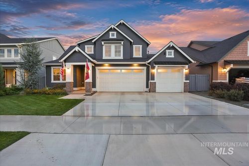 10393 Millgrain St, Nampa, ID, 83687-7925 | Card Image