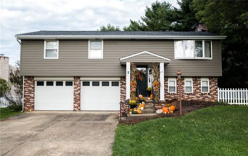 1 Fitch Ln, Greensburg, PA, 15601-9607 | Card Image