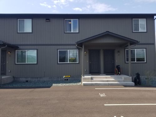 3-c-610 N Main St, Phoenix, OR, 97535-9634 | Card Image