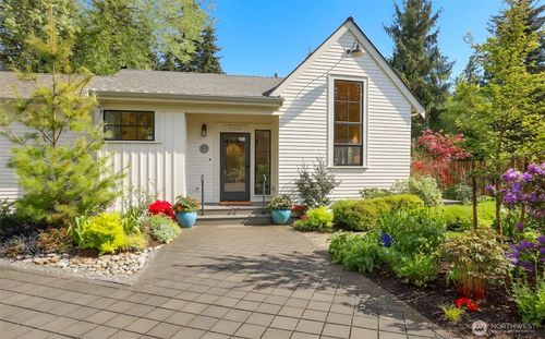 b-2327 Ne 127th Street, Seattle, WA, 98125 | Card Image