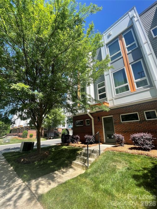 421 Southend Crossing Ln, Charlotte, NC, 28203-6711 | Card Image