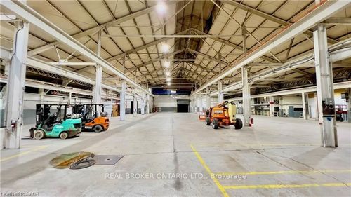 243 Queen St N, Hamilton, ON, L8R3N6 | Card Image