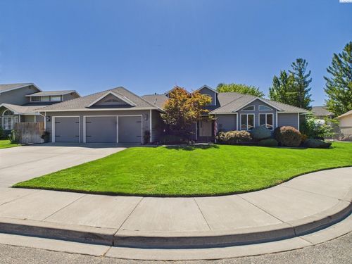 9005 W John Day Ave, Kennewick, WA, 99336-1032 | Card Image