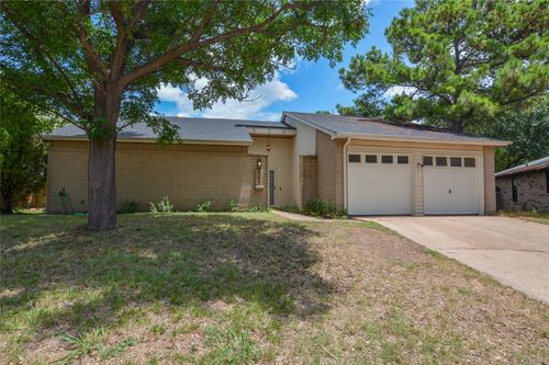 4201 Amherst Ln, Grand Prairie, TX, 75052-3802 | Card Image