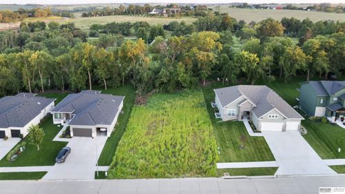 16921 Abigail St, Bennington, NE, 68007-5052 | Card Image