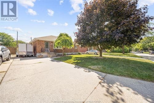 882 Laporte Ave, Windsor, ON, N8S3R4 | Card Image