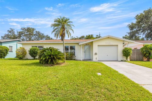 3252 21st Pl Sw, Largo, FL, 33774-1303 | Card Image