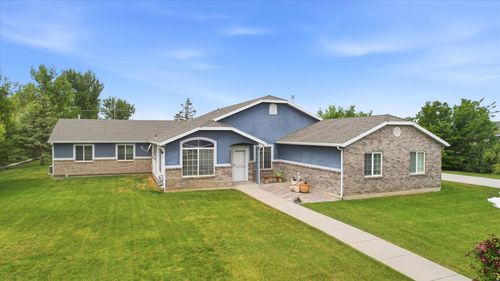 3139 Pelican Dr, Farr West, UT, 84404-9355 | Card Image