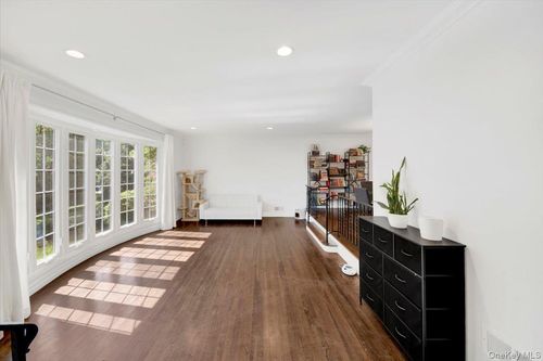 270 Victory Blvd, New Rochelle, NY, 10804-2304 | Card Image