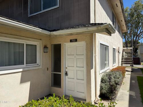 752 W Hemlock St, Port Hueneme, CA, 93041-1235 | Card Image