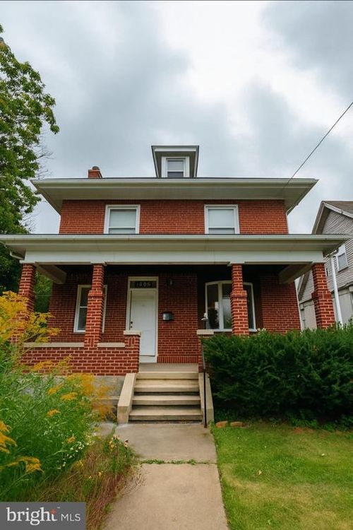 2622 Perkiomen Ave, READING, PA, 19606-2002 | Card Image