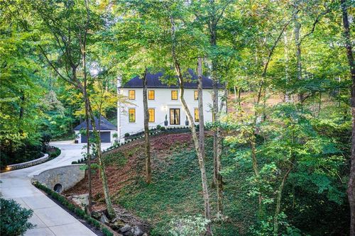 6090 River Chase Cir, Sandy Springs, GA, 30328-3561 | Card Image