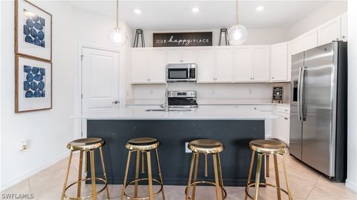 2425 Orchard St, Naples, FL, 34120-5649 | Card Image