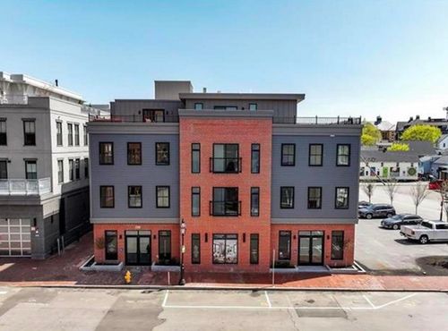 302-238 Deer St, Portsmouth, NH, 03801-2313 | Card Image