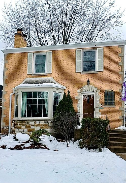 6770 N Keota Ave, Chicago, IL, 60646-1453 | Card Image