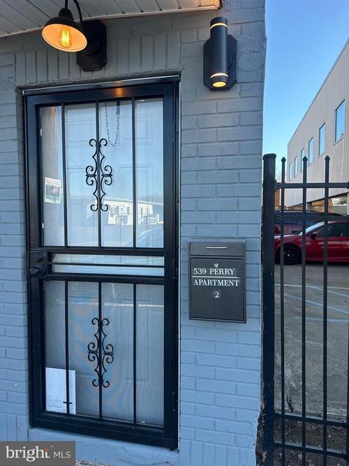 539 Perry St, Trenton, NJ, 08618-3930 | Card Image