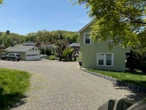 86 E Sunnyside Ln, Irvington, NY, 10533-1004 | Card Image
