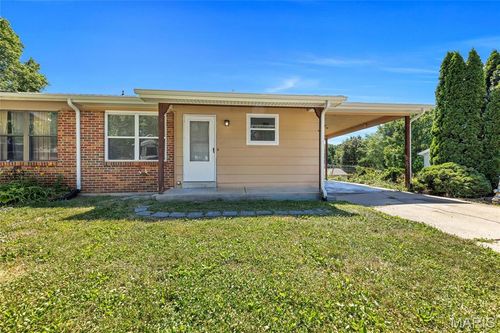 32 Laura Dr, Saint Peters, MO, 63376-3642 | Card Image