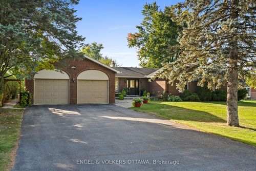 1304 Fairway Dr, Manotick, ON, K4M1B3 | Card Image