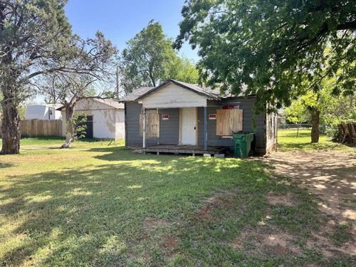 2517 Bowie St, Vernon, TX, 76384-6909 | Card Image