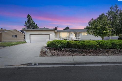 1710 Alder Ave, Richland, WA, 99354-2739 | Card Image