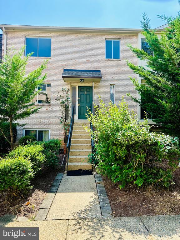 Perry Penney Dr, Annandale, VA 22003