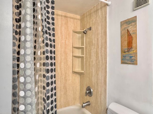 Bathroom | Image 22