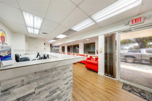 700 E 1st Ave, Hialeah, FL, 33010-4406 | Card Image