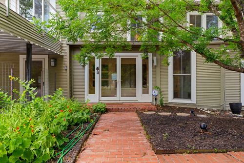 3102 Hemphill Park, Austin, TX, 78705-2812 | Card Image
