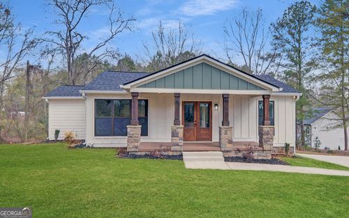 999 E Doyle St, Toccoa, GA, 30577-2925 | Card Image