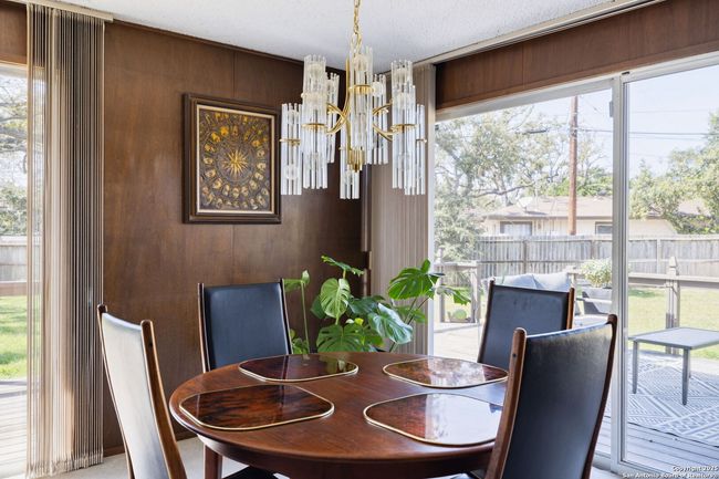 225 Carolwood Dr, House other with 3 bedrooms, 2 bathrooms and null parking in Castle Hills TX | Image 16