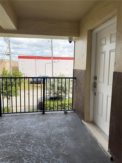 apt-18-1550 W 7th Ct, Hialeah, FL, 33010-2845 | Card Image